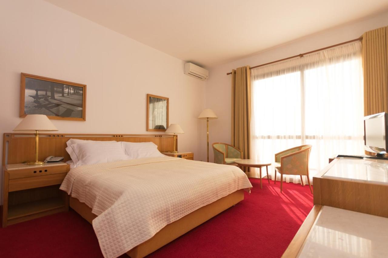 טיראנה Chateau Linza Resort מראה חיצוני תמונה