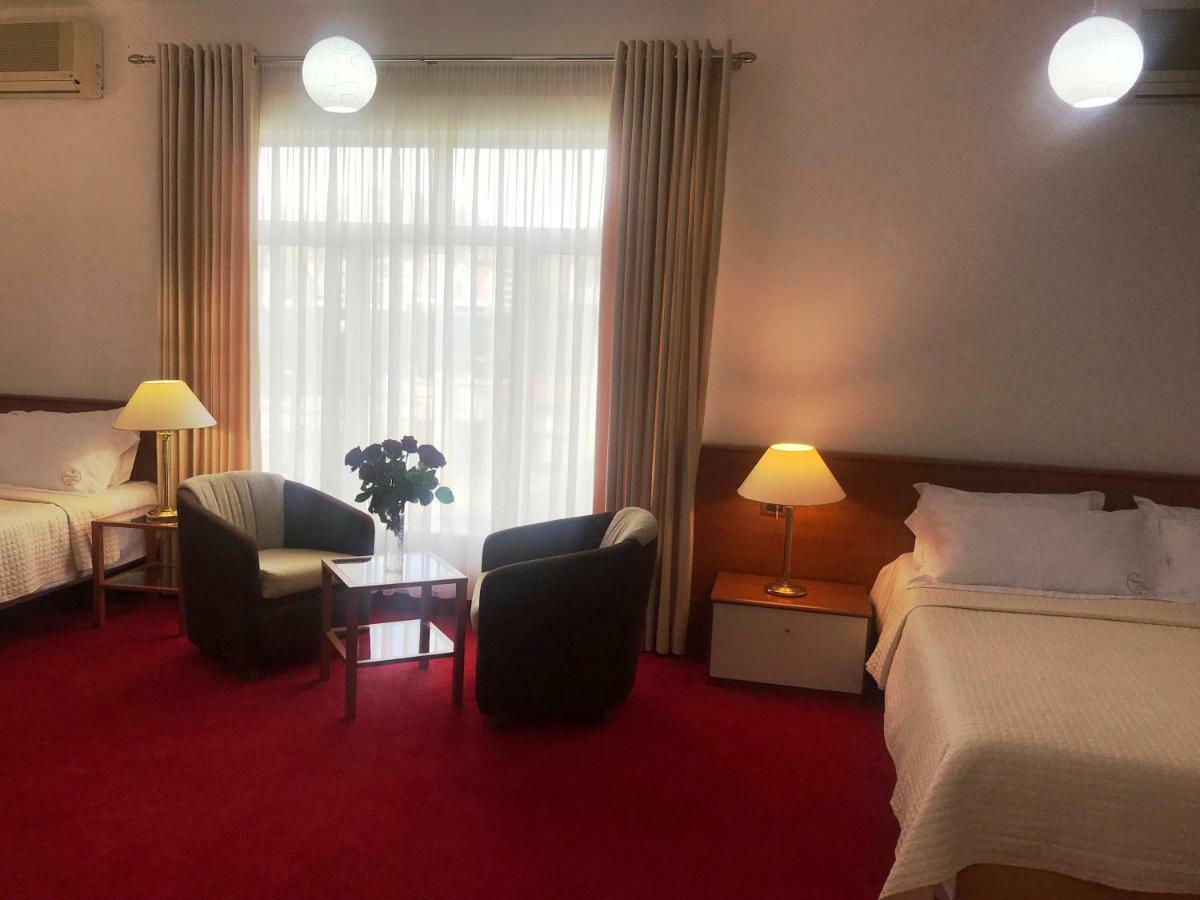 טיראנה Chateau Linza Resort מראה חיצוני תמונה