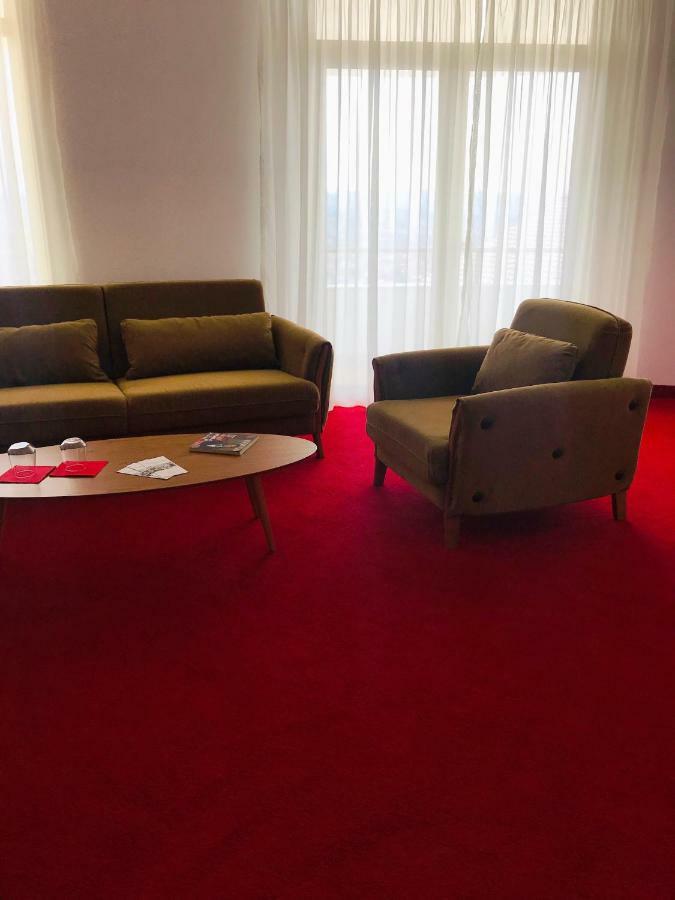 טיראנה Chateau Linza Resort מראה חיצוני תמונה